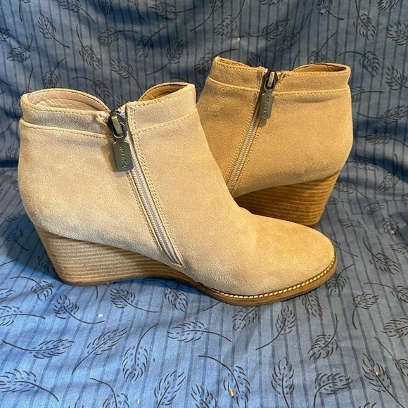Blondo waterproof inside zip suede wedge size 7.5 - Picture 5 of 5
